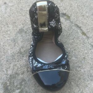 ButterflyTwists Women's Black/Gold Lace Patent Ballet Flats Size 39/ 8-8.5 NWT